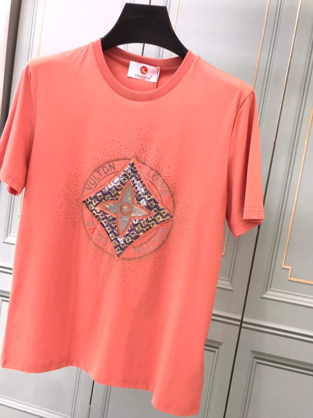 最高品質N品ルイヴィトン Louis Vuitton 半袖Tシャツ 実物の写真 メンズ/レディース スーパーコピー服代引き可能国内発送後払い安全必ず届く信用できるサイト