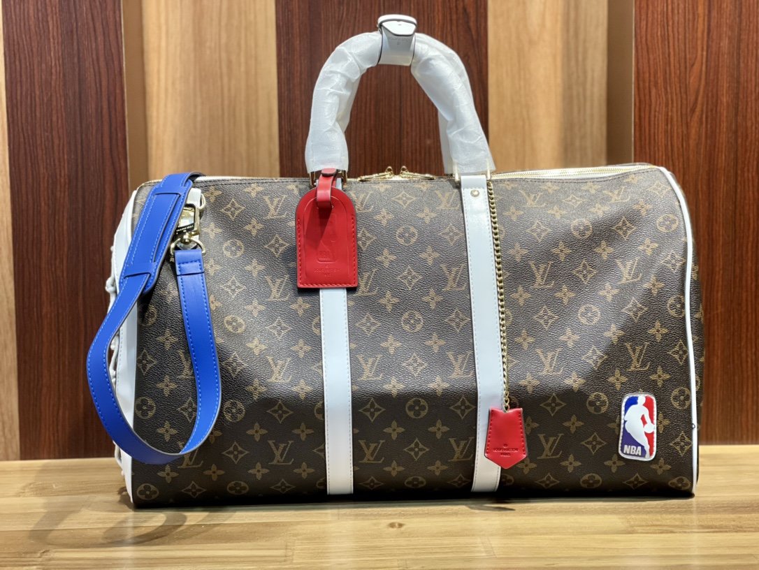 ルイヴィトン Louis Vuitton バッグ 実物の写真  N品スーパーコピーバッグ代引き可能国内発送後払い安全必ず届く信用できるサイト