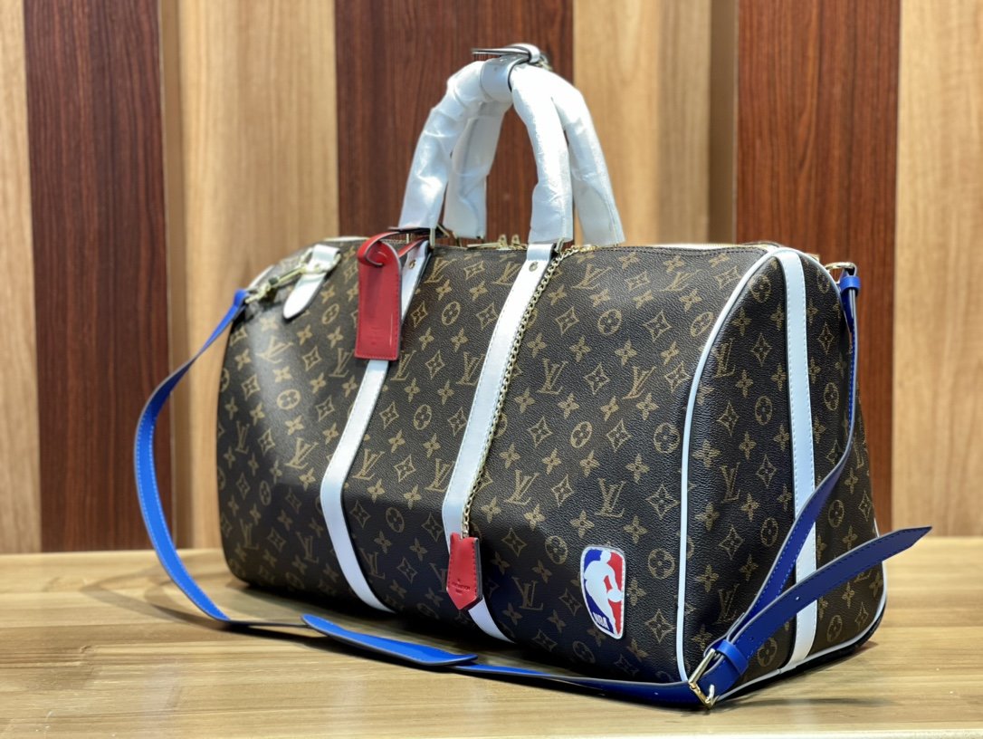 ルイヴィトン Louis Vuitton バッグ 実物の写真  N品スーパーコピーバッグ代引き可能国内発送後払い安全必ず届く信用できるサイト