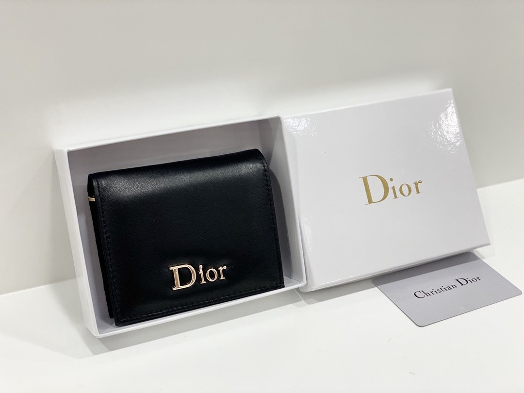 上品でファッションDior クリスチャンディオール財布 実物の写真スーパーコピー財布代引き可能国内発送後払い安全必ず届く信用できるサイト