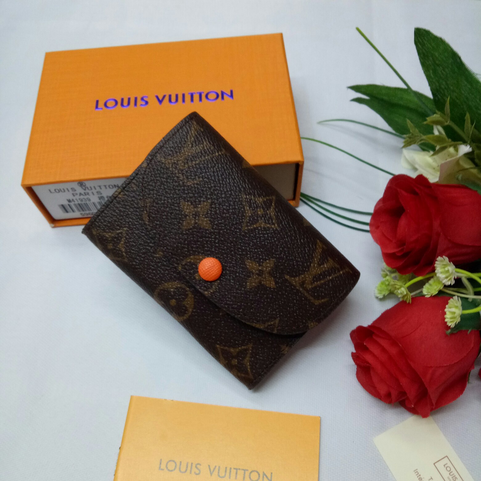 送料無料新入荷ルイヴィトンLouis Vuitton短財布実物の写真スーパーコピー代引き可能国内発送後払い安全必ず届く信用できるサイトト