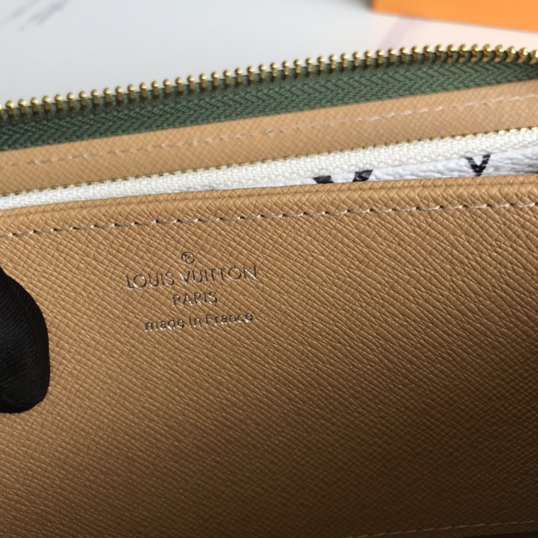 送料無料新入荷ルイヴィトンLouis Vuitton財布実物の写真スーパーコピー代引き可能国内発送後払い安全必ず届く信用できるサイトト